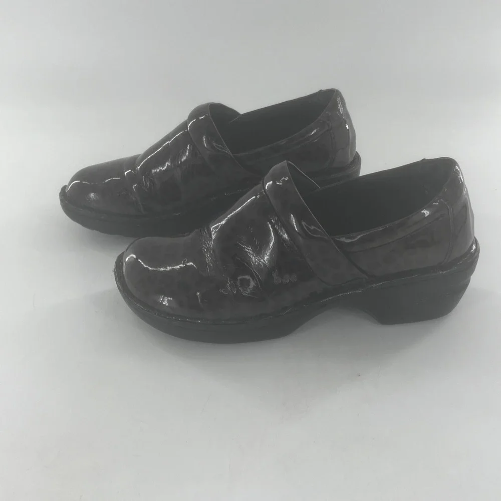 Born BOC Peggy Clogs Womens 10 Patent Leather Cheetah Leopard Chunky  Platform‎